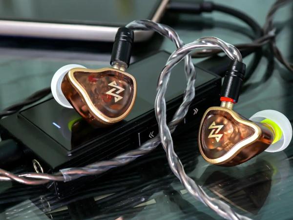 NF Acous NA20: обзор музыкальных наушников за 9,4 тыс. руб.