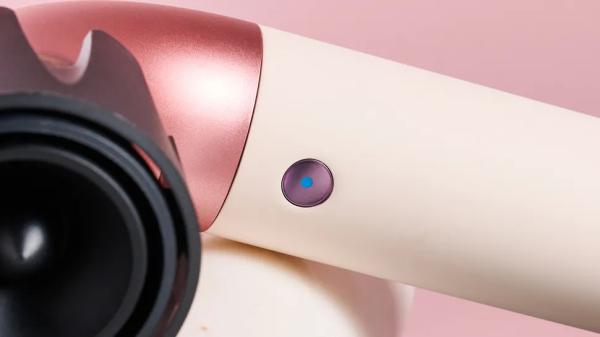 Обзор Dyson Supersonic R: мои волосы еще никогда не выглядели так круто Обзор Dyson Supersonic R: мои волосы еще никогда не выглядели так круто