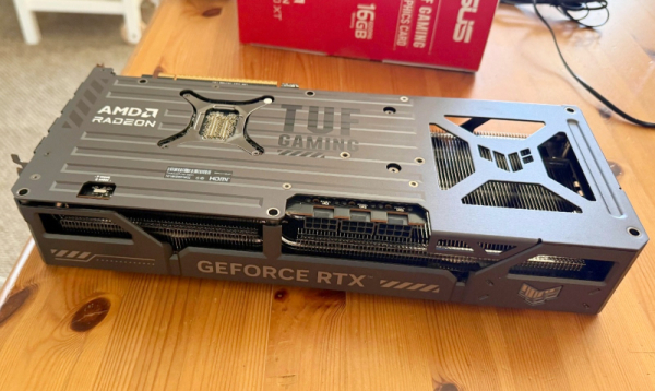 Asus случайно выпустила &laquo;гибрид&raquo; Radeon и GeForce 