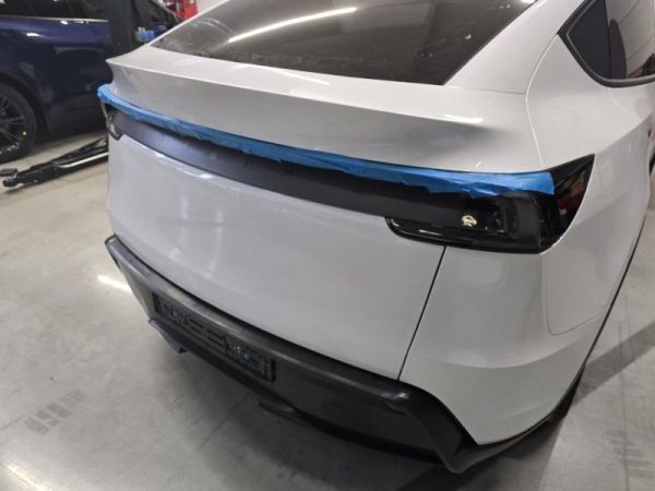Tesla впервые доехала до покупателя своим ходом без людей в салоне 