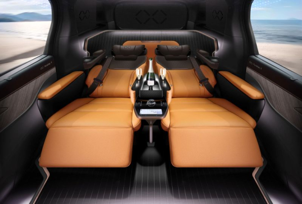 Faraday Future напомнила о своём существовании анонсом электрического минивэна с дисплеем вместо радиаторной решётки Faraday Future напомнила о своём существовании анонсом электрического минивэна с дисплеем вместо радиаторной решётки