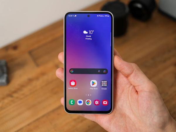 Какой самый лучший Android-телефон? Топ-9 моделей 2025 года