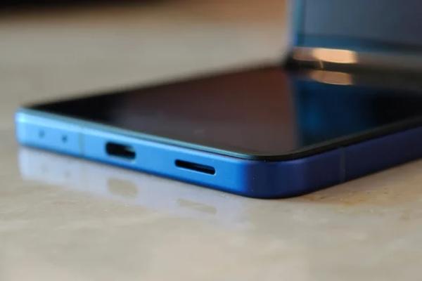 Обзор Galaxy Z Flip 7: две вещи мешают ему стать совершенством Обзор Galaxy Z Flip 7: две вещи мешают ему стать совершенством