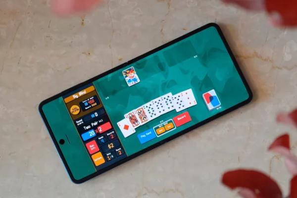 Обзор Galaxy Z Flip 7: две вещи мешают ему стать совершенством Обзор Galaxy Z Flip 7: две вещи мешают ему стать совершенством