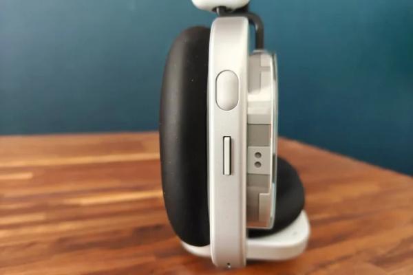 Обзор Nothing Headphone (1): смелый дизайн и другие достоинства