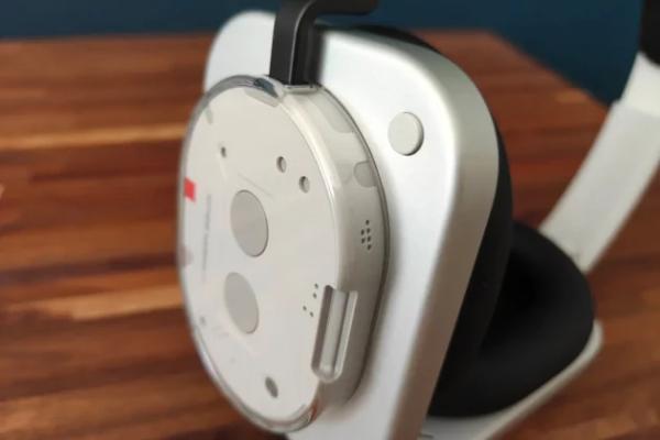 Обзор Nothing Headphone (1): смелый дизайн и другие достоинства