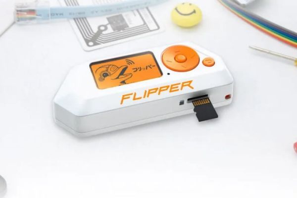 Хакеры превратили Flipper Zero в универсальный инструмент для угона машин Хакеры превратили Flipper Zero в универсальный инструмент для угона машин