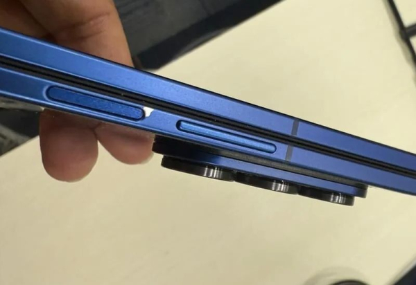 У Samsung Galaxy Z Fold7 тоже облезает краска с корпуса &mdash; как и у Fold6 