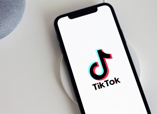 Трамп одобрил сделку по американскому TikTok&nbsp;&mdash; сервис оценили всего в $14 млрд, но это не точно 
