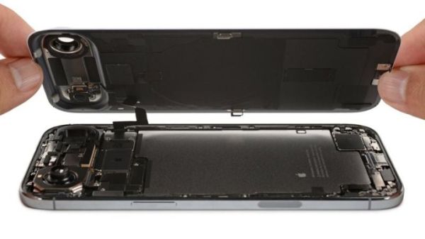 iFixit показала внутреннее устройство сверхтонкого iPhone Air и высоко оценила его ремонтопригодность (2 фото + видео) iFixit показала внутреннее устройство сверхтонкого iPhone Air и высоко оценила его ремонтопригодность (2 фото + видео)