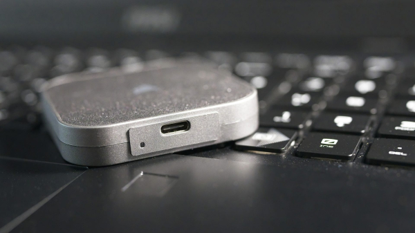 Обзор Corsair EX400U: быстрый USB4 SSD с магнитным креплением