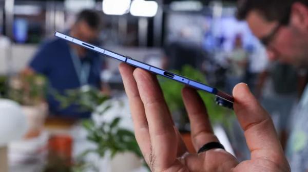 Обзор Galaxy Z Fold 7: Samsung наконец-то догнал конкурентов Обзор Galaxy Z Fold 7: Samsung наконец-то догнал конкурентов