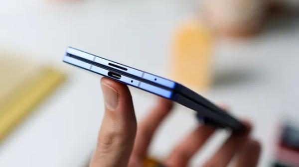 Обзор Galaxy Z Fold 7: Samsung наконец-то догнал конкурентов Обзор Galaxy Z Fold 7: Samsung наконец-то догнал конкурентов