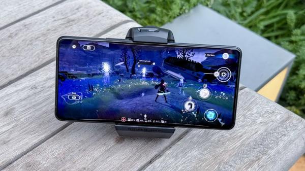 Плюсы и минусы ROG Phone 9 Pro для гейминга Плюсы и минусы ROG Phone 9 Pro для гейминга