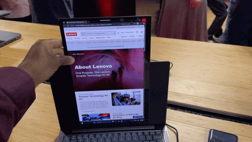 У концептуального ноутбука Lenovo ThinkBook VertiFlex есть поворотный дисплей У концептуального ноутбука Lenovo ThinkBook VertiFlex есть поворотный дисплей