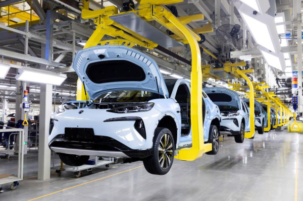 BYD по итогам прошедших трёх кварталов этого года опережает Tesla на 388 000 проданных электромобилей 