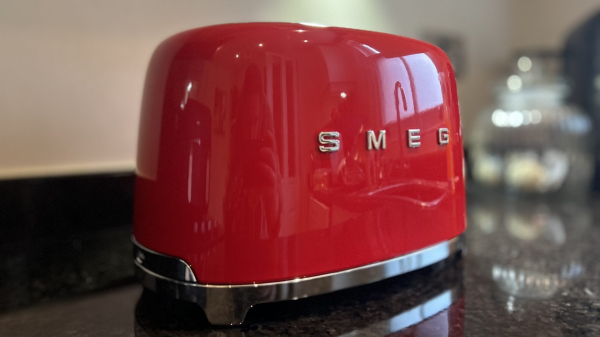 Обзор тостера Smeg TSF01: стильная и удобная модель для кухни