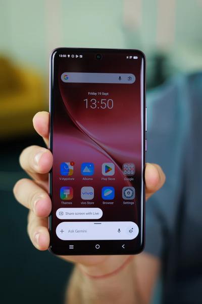 Обзор Vivo V60: абсолютный лидер в среднем классе