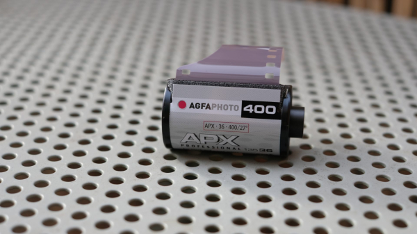 Обзор AgfaPhoto APX 400: доступная монохромная пленка с винтажным шармом