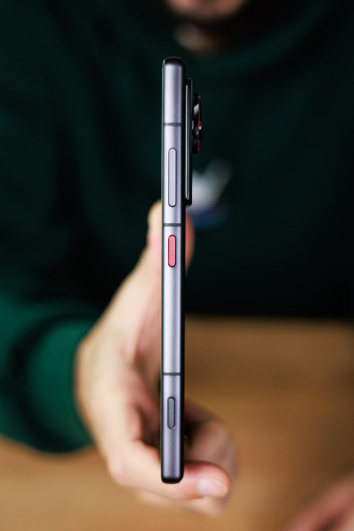 Обзор Nubia Z80 Ultra: лучше, но все еще не идеально Обзор Nubia Z80 Ultra: лучше, но все еще не идеально