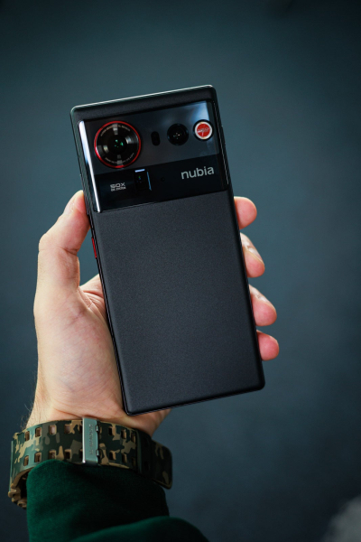 Обзор Nubia Z80 Ultra: лучше, но все еще не идеально Обзор Nubia Z80 Ultra: лучше, но все еще не идеально