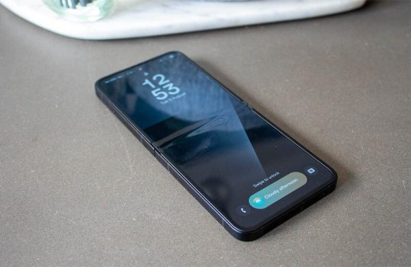 Обзор Samsung Galaxy Z Flip 7 FE: фанатской версии лучшего раскладного смартфона 2025 года