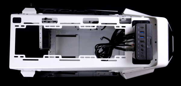 Обзор корпуса Thermaltake AH T600 Snow