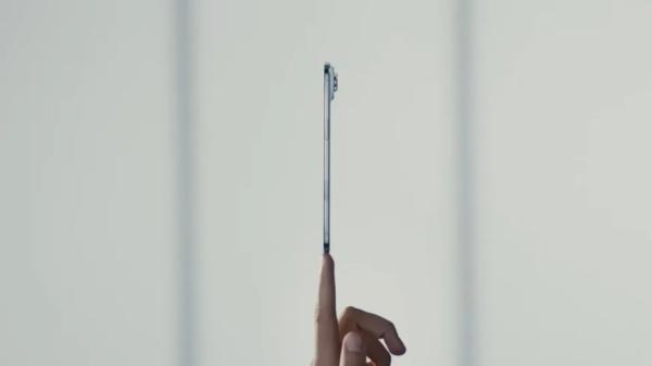 Apple анонсировала самый тонкий iPhone Air
