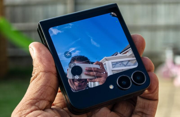 Обзор Samsung Galaxy Z Flip 7 FE: фанатской версии лучшего раскладного смартфона 2025 года