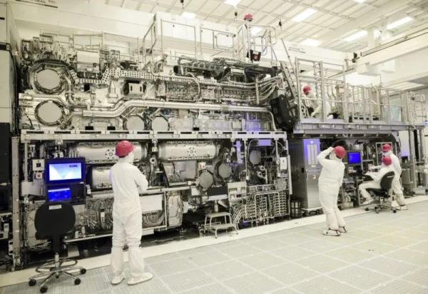 Бывшие инженеры ASML тайно построили в Китае прототип EUV-литографа &mdash; он работает, но чипы пока не делает 