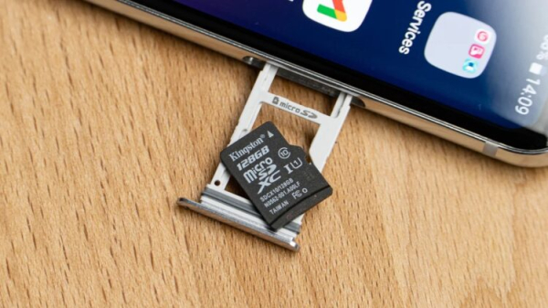 Почему в новых смартфонах снова появятся карты памяти microSD