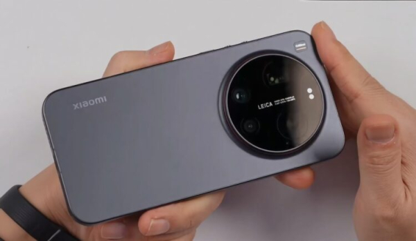 Xiaomi начала резко повышать цены на смартфоны. Сколько они теперь стоят, и когда их лучше покупать