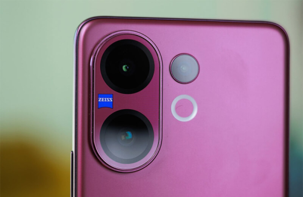 Обзор Vivo V60: выгодного смартфона с камерами от Zeiss Обзор Vivo V60: выгодного смартфона с камерами от Zeiss