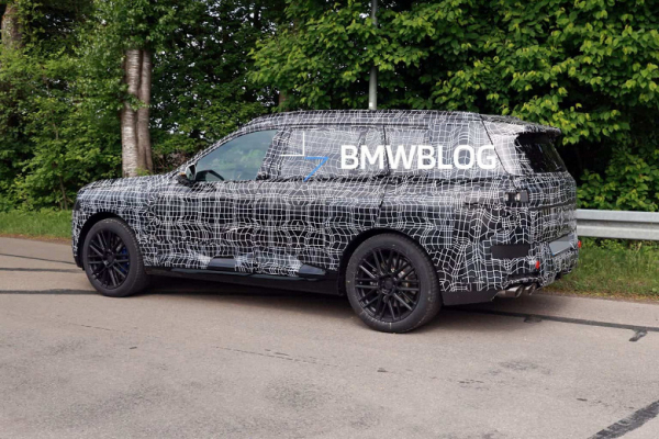 Прототип нового BMW X7 2027 замечен по дорогам Европы: кроссовер получит автоматические двери, а также вентиляцию и массаж задних кресел Прототип нового BMW X7 2027 замечен по дорогам Европы: кроссовер получит автоматические двери, а также вентиляцию и массаж задних кресел
