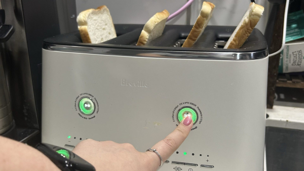 Обзор Breville Eye Q Auto: попрощайтесь с подгоревшими тостами навсегда