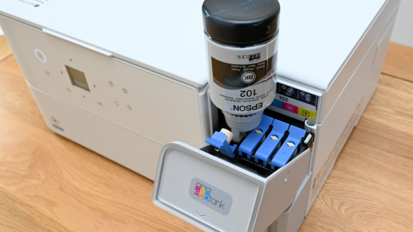 Обзор Epson EcoTank ET-2980 / ET-2950: принтер с бутылочной подачей чернил Обзор Epson EcoTank ET-2980 / ET-2950: принтер с бутылочной подачей чернил