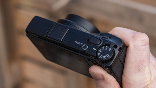 Обзор камеры Ricoh GR IV &mdash; неожиданное улучшение&nbsp;