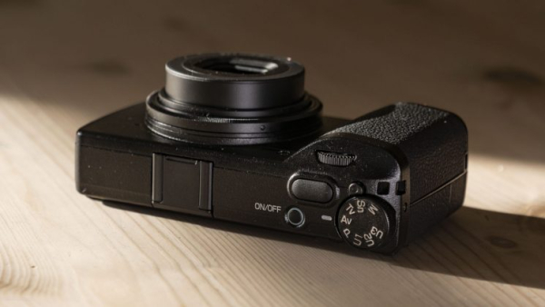 Обзор камеры Ricoh GR IV &mdash; неожиданное улучшение&nbsp;