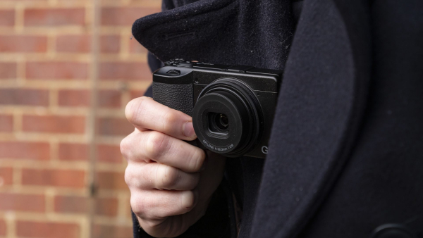 Обзор камеры Ricoh GR IV &mdash; неожиданное улучшение&nbsp;