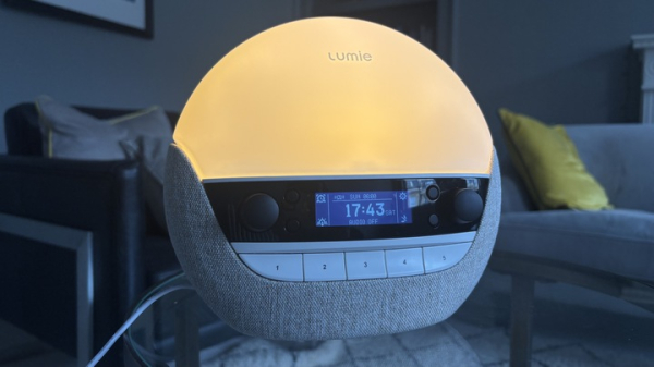 Обзор Lumie Bodyclock Luxe 700FM (2025): премиальный будильник для бодрого утра Обзор Lumie Bodyclock Luxe 700FM (2025): премиальный будильник для бодрого утра