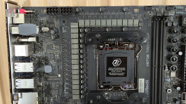 Обзор материнской платы ASRock X870E Taichi OCF: формула экстремального разгона AMD