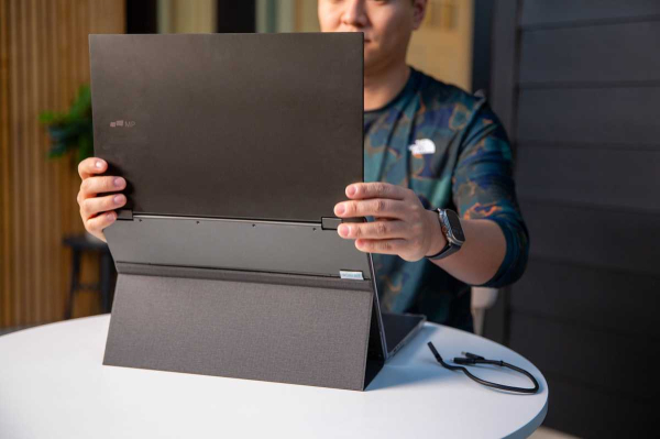 Обзор Mobile Pixels Duex Float 2 Pro: портативный экран, который парит над вашим MacBook