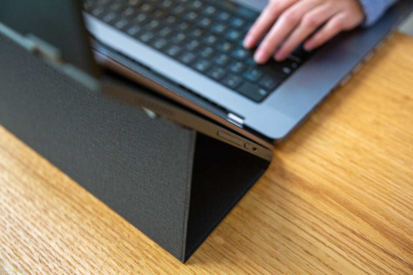 Обзор Mobile Pixels Duex Float 2 Pro: портативный экран, который парит над вашим MacBook