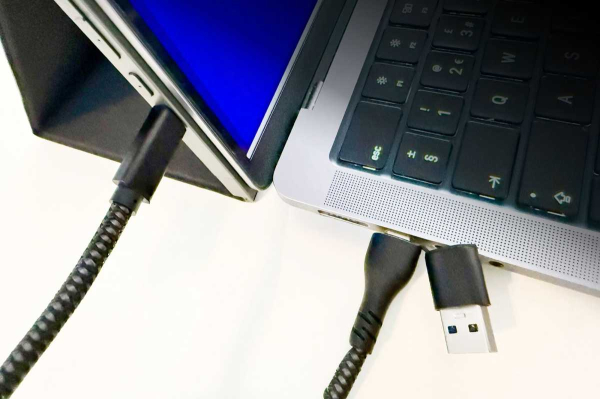 Обзор Mobile Pixels Duex Float 2 Pro: портативный экран, который парит над вашим MacBook