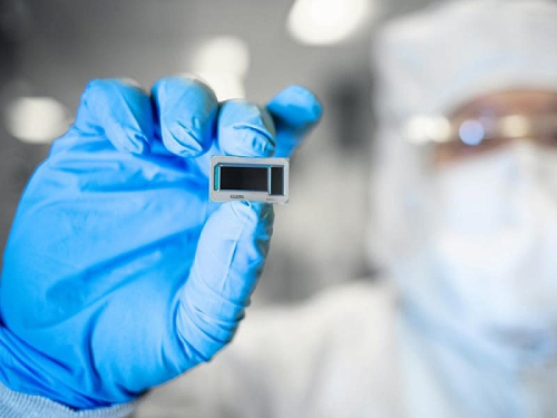 Успеху литейного подразделения Intel мешает одновременно быть и партнёром, и конкурентом