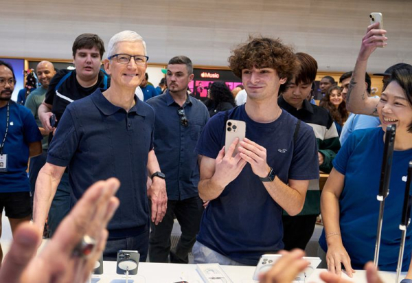 Выручка Apple взлетела почти на 16 % — iPhone принесли рекордные $85 млрд, несмотря на дефицит чипов Выручка Apple взлетела почти на 16 % — iPhone принесли рекордные $85 млрд, несмотря на дефицит чипов