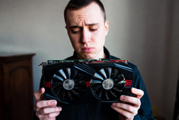 Gigabyte и Corsair отменяют заказы, чтобы продать видеокарты и память по новым, повышенным ценам