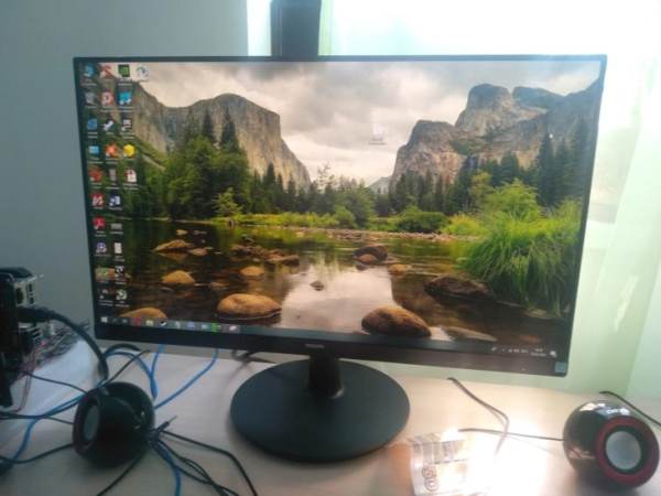 Обзор &mdash; Монитор Philips 242V8A