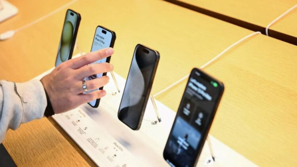 Смартфоны в России подорожают на 10&ndash;30%, но не все. Какие бренды поднимут цены?