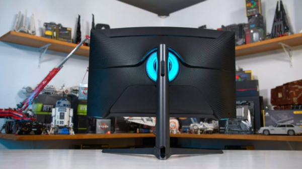 Обзор &mdash; Монитор Samsung C32G75TQSI